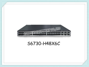 セリウムの華為技術のネットワーク スイッチS6730-H48X6C 48*10GE SFP+の港、6*40GE/100GE QSFP28は左舷に取ります