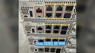 C8300-2N2S-6T、Cisco C8300 ルータ、6x1GE/2 SM/2 NIM