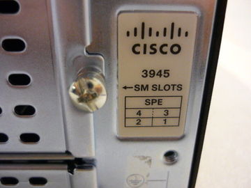 オリジナル シスコ 4 WAN ポート POE スイッチ ルーター ギガビット CISCO3945E-SEC/K9は,セキュリティ バンドとW/SEC ライセンス PAKのシスコ 3945E ルーターです