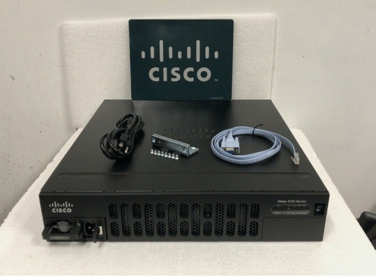 ISR4351-VSEC/K9 シスコ ISR 4351 バンドル UC &amp; Sec Lic PVDM4-64 CUBE-25 3つのネットワークインターフェースモジュール (NIM) スロットをサポートする