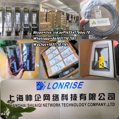 CE6857E-48S6CQ-B 準備中 Huawei 48 10GE SFP+ 6 100GE QSFP28 2 AC電源 4 ファンの箱