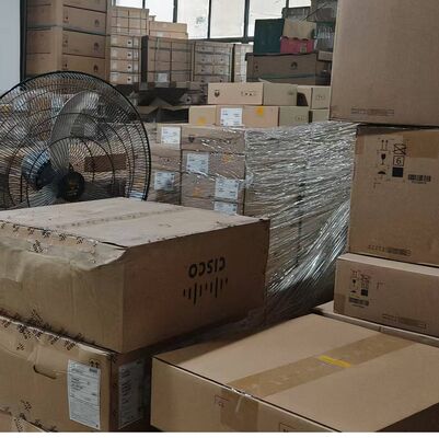 CE6855-48XS8CQ-F、Huawei CE6800 スイッチ、48x10GE 電気/8x100GE QSFP28/2 AC PSU