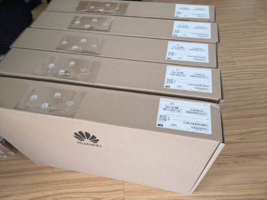 S5735-L24T4S-A-V2   24 * 10/100/1000BASE-T ポート、4 * GE SFP ポート、AC 電源