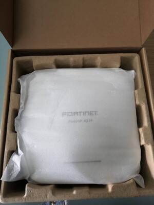 FAP-431F-E FortiAP-431F 室内無線 FortiAP - Tri ラジオ (2x 802.11 a/b/g/n/ac/ax, 4x4 MIMO と 1x 802.11 a/b/g/n/ac 波 2, 2x2 MU-MIMO),内部アンテナ, 1x 100/1000/2500 ベース-T RJ45,1×10/10