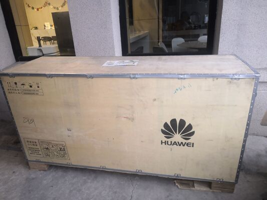Huawei NE40E-X16A ルーター、CR5DMPUX8670 CR5DMPUX8673 CR5DSFUIU07B、12.58Tbps スイッチング容量