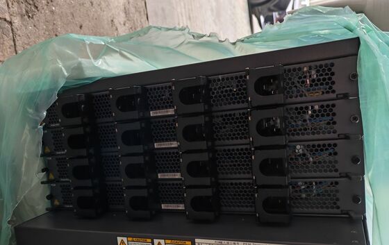 Huawei NE40E-X16A ルーター、CR5DMPUX8670 CR5DMPUX8673 CR5DSFUIU07B、12.58Tbps スイッチング容量