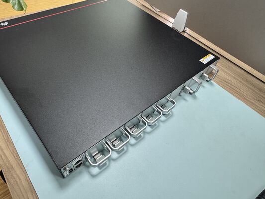 CE8875-24BQ8DQ-B データセンター スイッチ、24×200GE QSFP56、8×400GE QSFP-DD、16Tbps、2400Mpps、マネージド