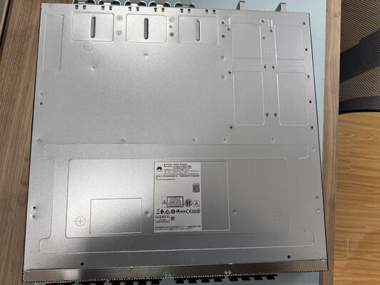 CE8875-24BQ8DQ-B データセンター スイッチ、24×200GE QSFP56、8×400GE QSFP-DD、16Tbps、2400Mpps、マネージド