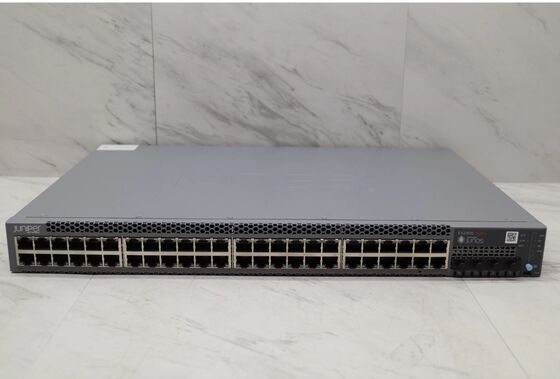 Juniper EX2300-48P 48ポート PoE+ ギガビットスイッチ、4×10G SFP+ アップリンク、176Gbps、130Mpps、1RU マネージド