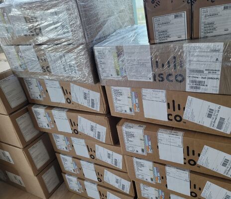 C1300-48FP-4G Layer 3 マネージド PoE スイッチ, 48×10/100/1000 PoE+ ポート, 4×1G SFP アップリンク, 740W PoE 予算